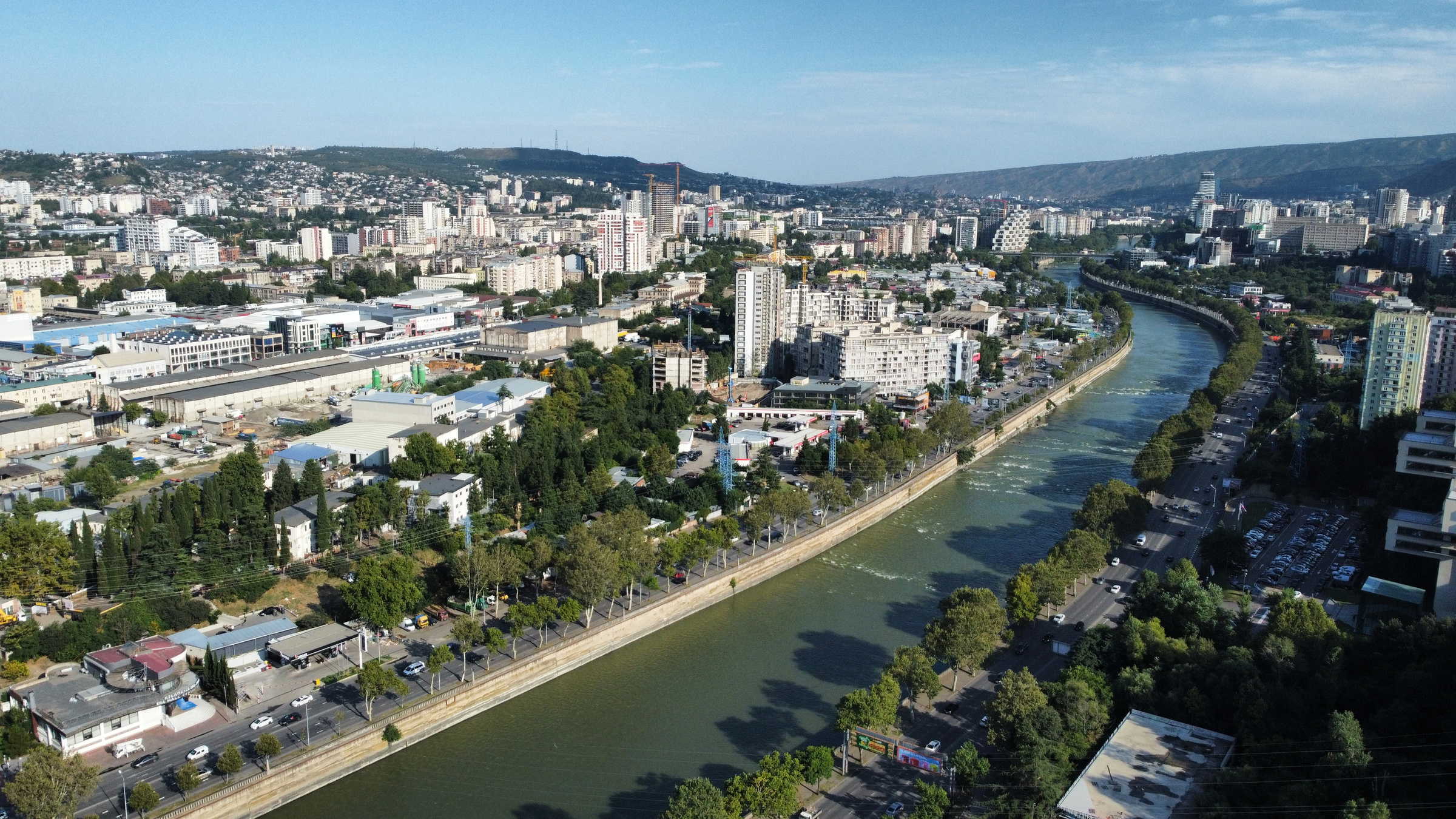 Вид на локацию Palladium Riverside и реку Мтквари, фото 1